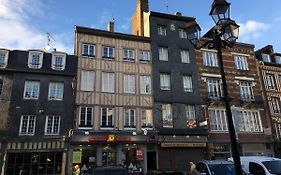 Sur Les Toits De Honfleur
